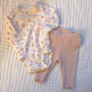 H&M newborn matching set